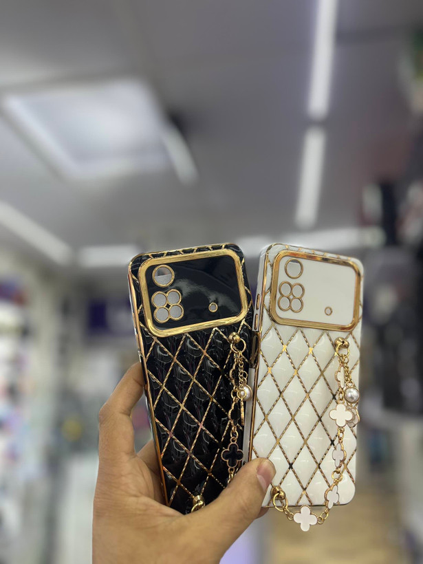 قاب پافر لوزی زنجیر دارpoco m4 pro