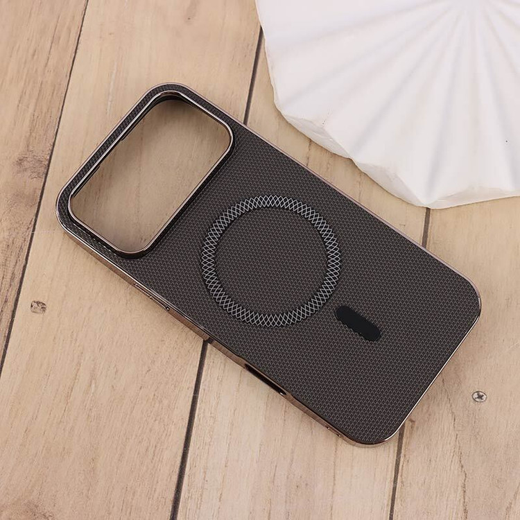 قاب مگ سیف طرح دار دور براق Apple iPhone 16