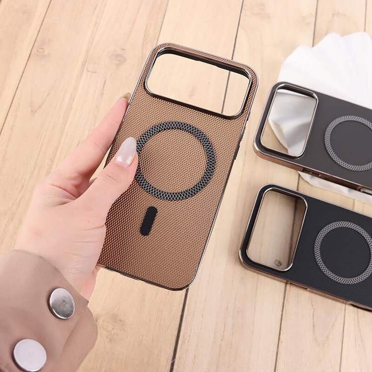 قاب مگ سیف طرح دار دور براق Apple iPhone 16 Pro Max