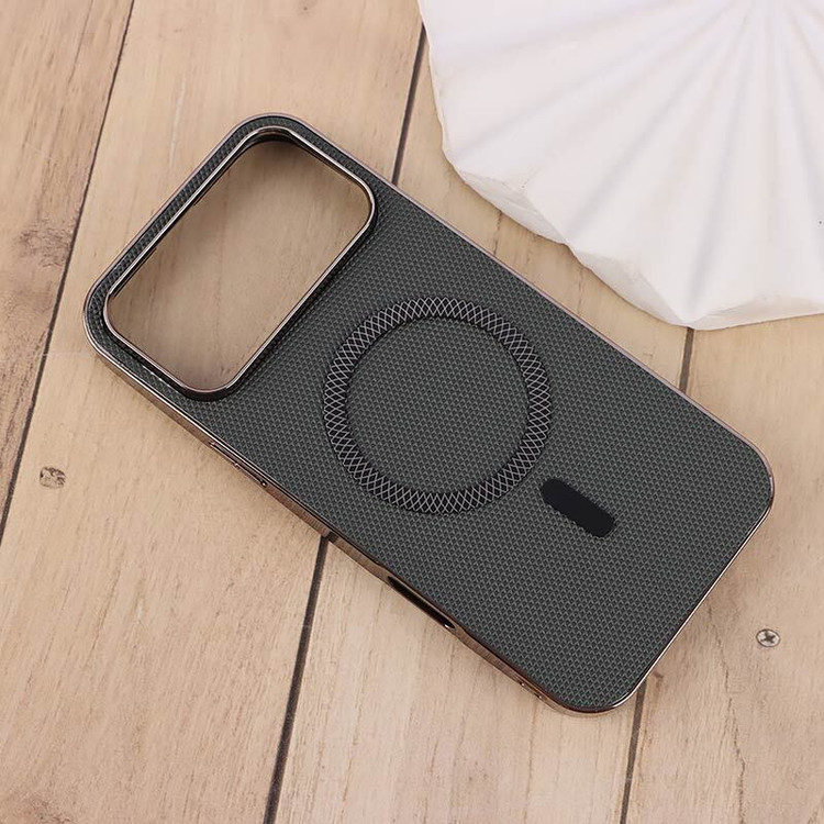 قاب مگ سیف طرح دار دور براق Apple iPhone 16 Pro Max